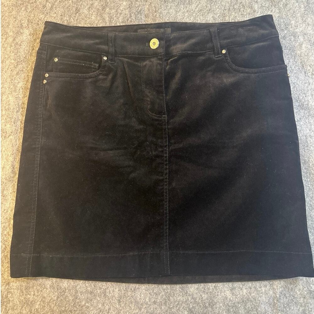White House Black Market mini skirt black velvet classic 5-pocket design Size 4